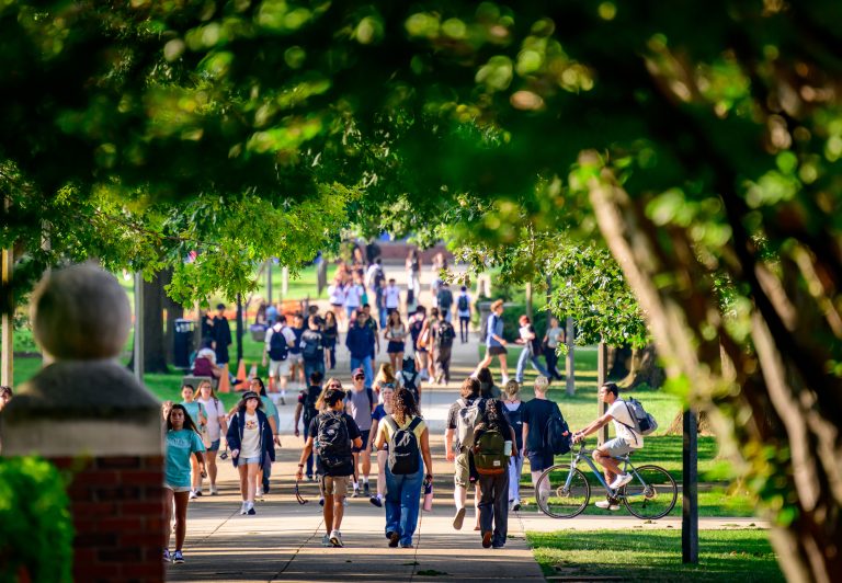 Tech Trouble? Students and TAs say the IT Service Desk has them covered